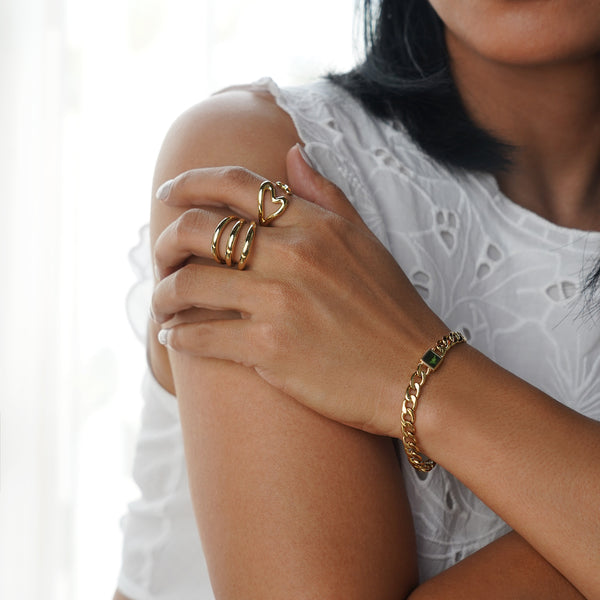 Elara Open Heart Ring - Gold