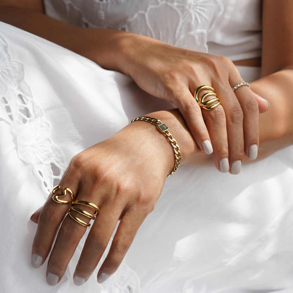 Elara Open Heart Ring - Gold