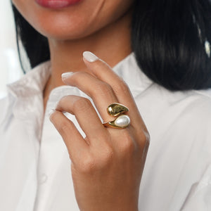 Solace Bold Pearl Ring