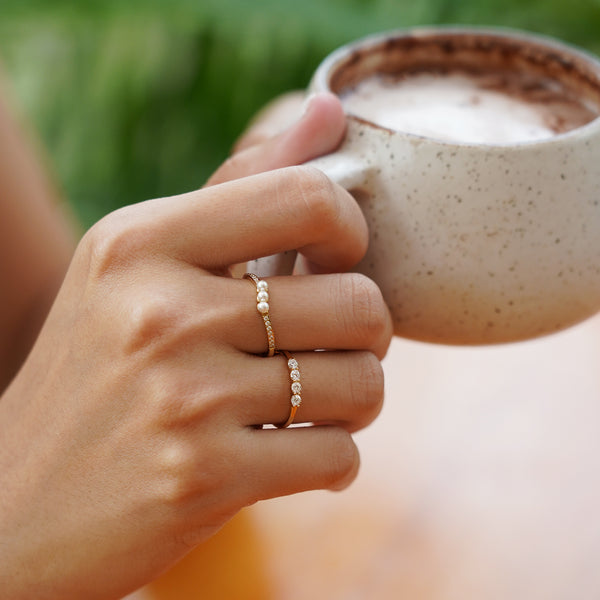 Orla Ring with Triple Pearls - Gold