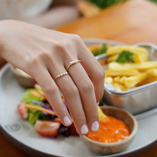 Orla Ring with Triple Pearls - Gold