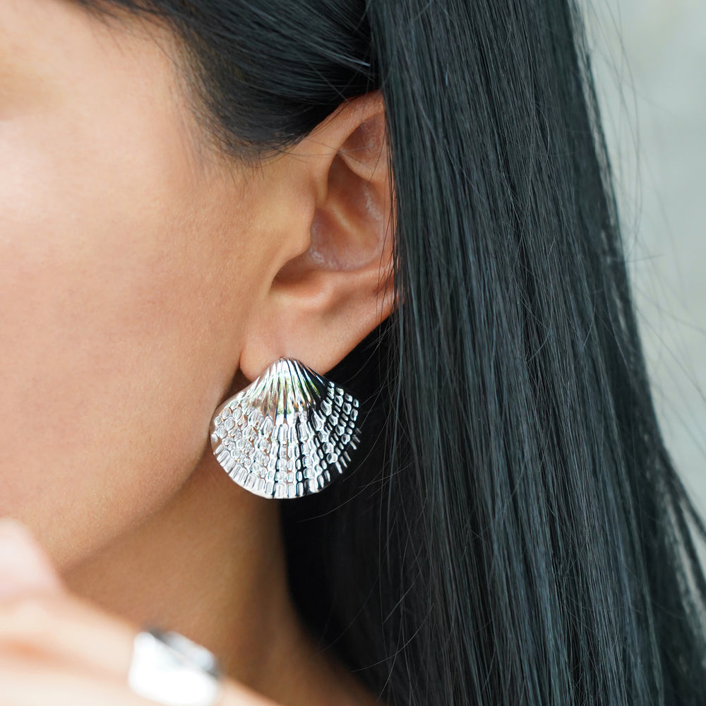 Scallop Shape Earring - Silver