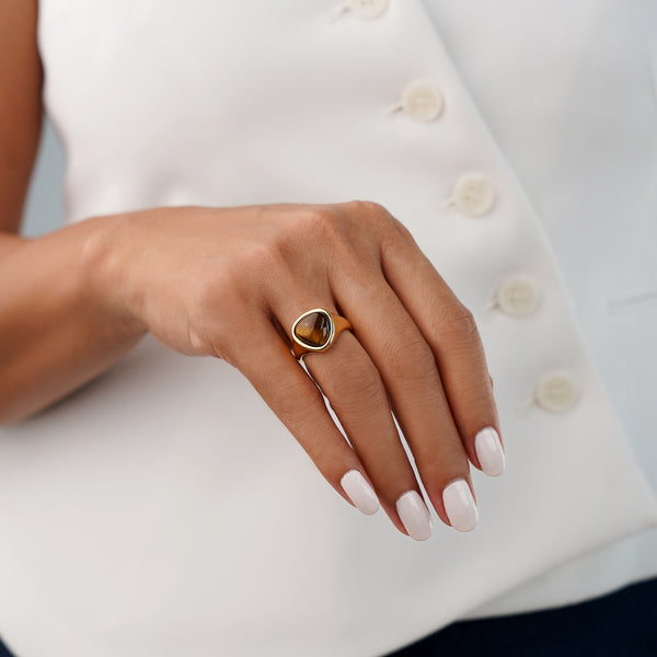 Tiger’s Eye Trillion Ring – Gold