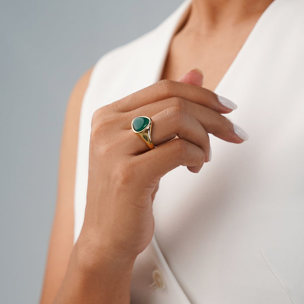 Green Onyx Trilion Ring - Gold