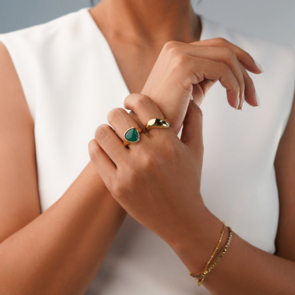 Green Onyx Trilion Ring - Gold