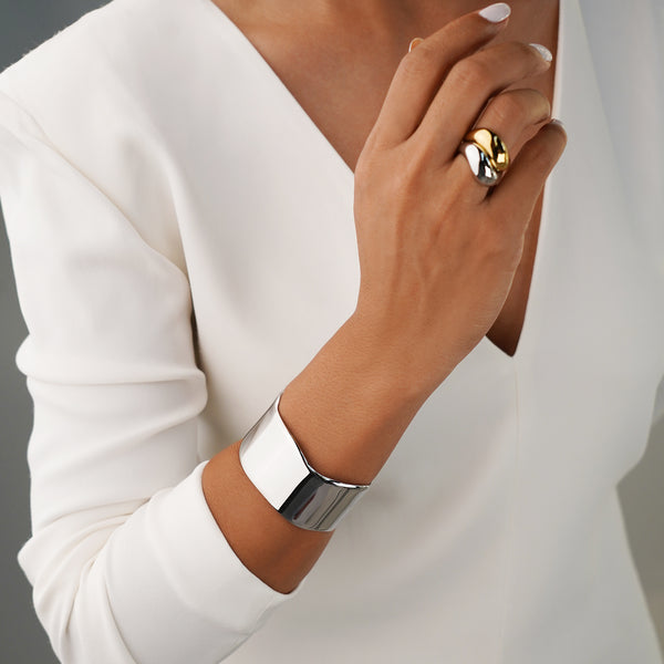 Bold Curve Ring - Gold