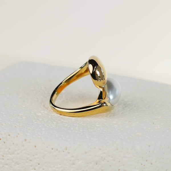 Solace Bold Pearl Ring