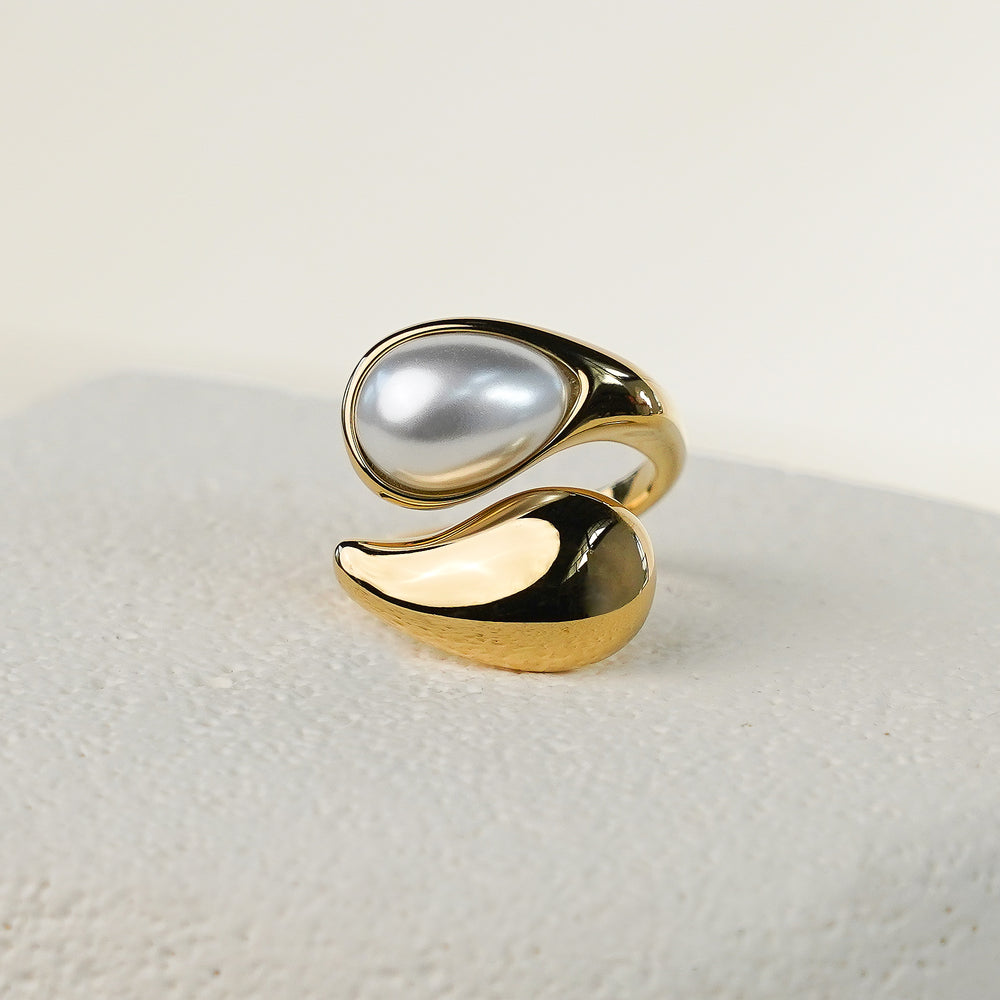 Solace Bold Pearl Ring