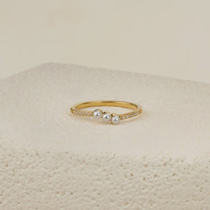 Orla Ring with Triple Pearls - Gold