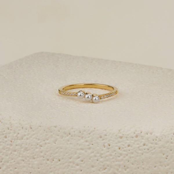 Orla Ring with Triple Pearls - Gold