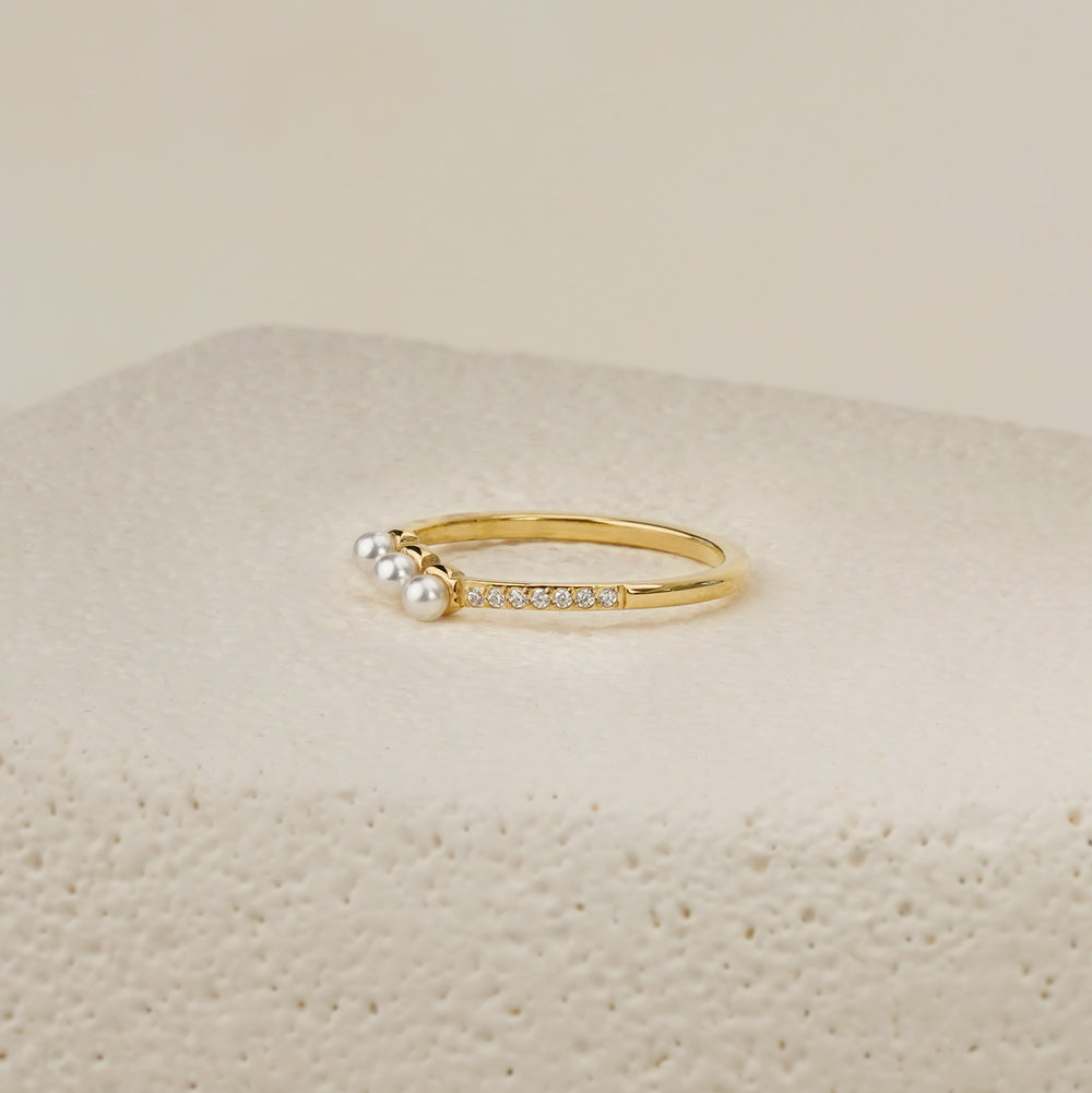Orla Ring with Triple Pearls - Gold