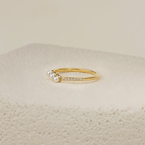 Orla Ring with Triple Pearls - Gold