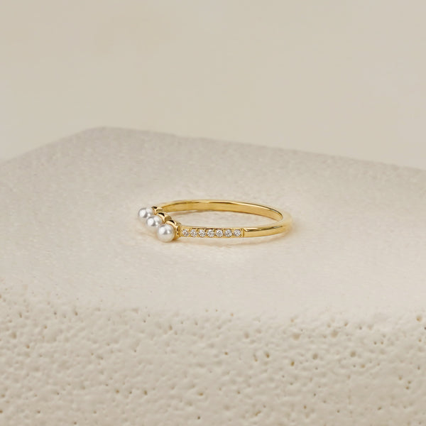 Orla Ring with Triple Pearls - Gold