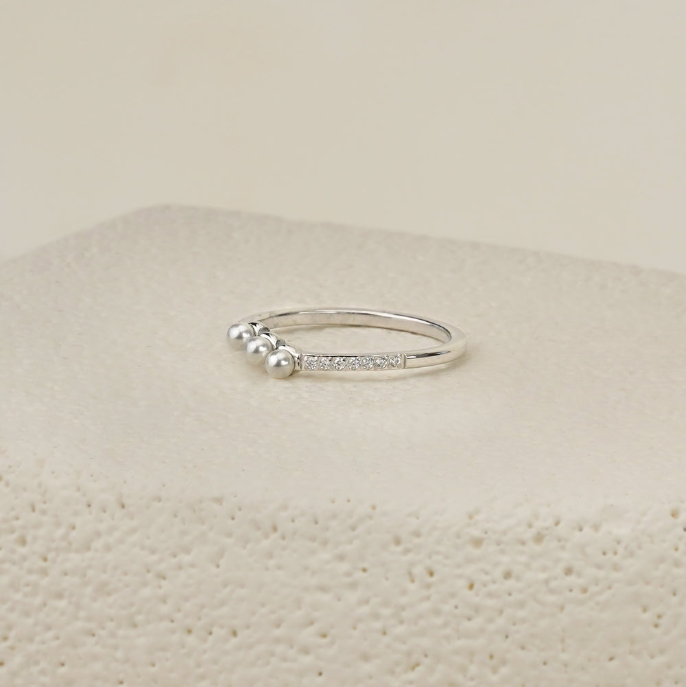 Orla Ring with Triple Pearls - Silver