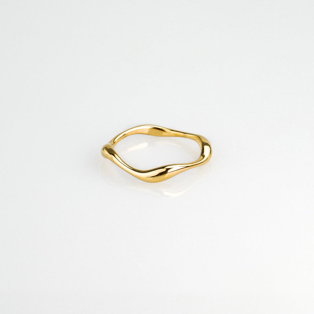 Tavi Small Curve Stacking Ring - Gold