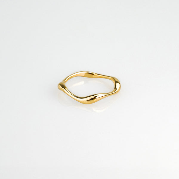 Tavi Small Curve Stacking Ring - Gold