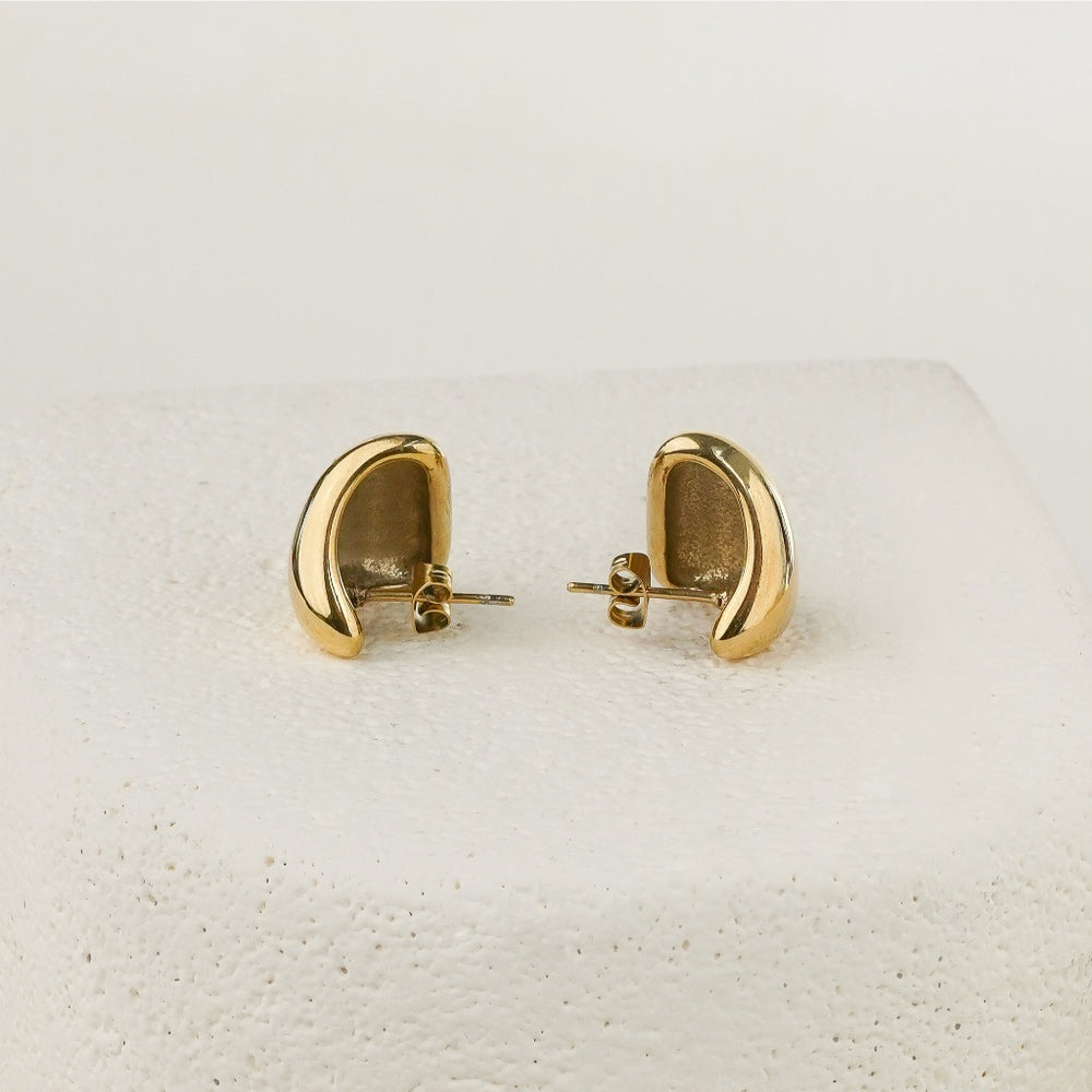Triangle Bold Earring - Gold
